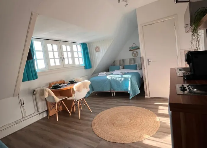 Bed & Breakfast Hotel Zandvoort 4*