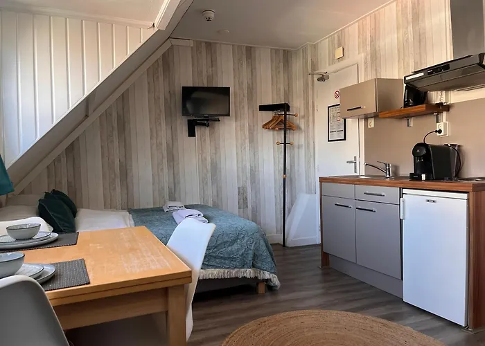 Bed & Breakfast Hotel Zandvoort 4*