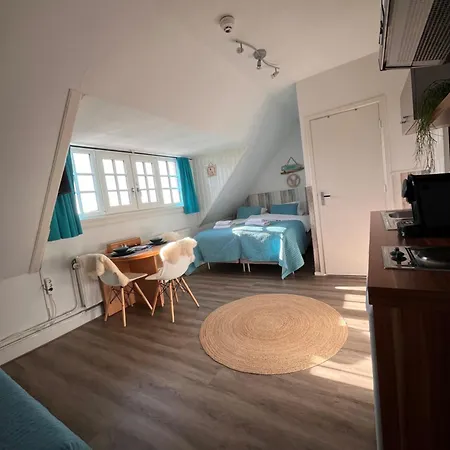 Bed & Breakfast Hotel Zandvoort 4*