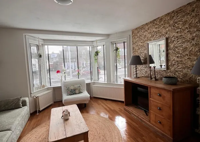 Bed & Breakfast Hotel Zandvoort 4*